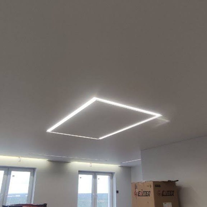 Парящий потолок с LED-подсветкой